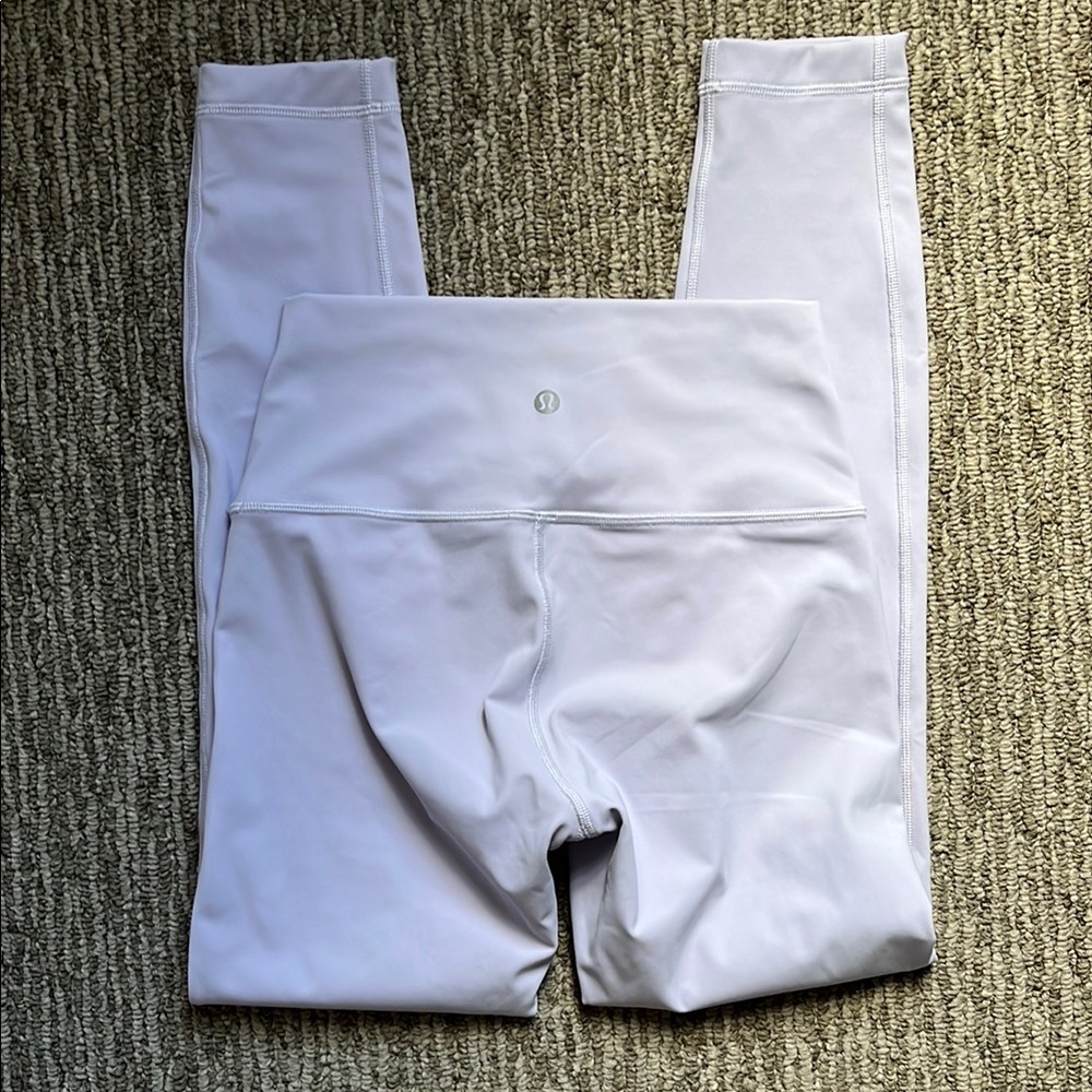 LIKE BRAND NEW lululemon 25" lavender dew leggings size 4